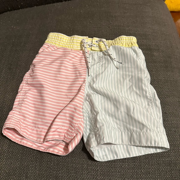 Gap toddler boy swim trunks. Size 3 - Picture 1 of 3